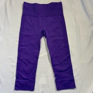 Lululemon Purple Capri Leggings Size 4